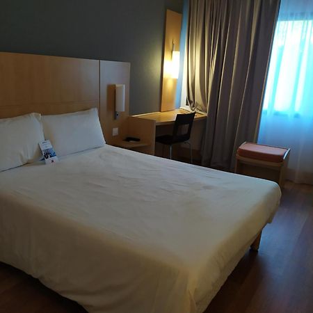 Ibis Girona Exterior foto