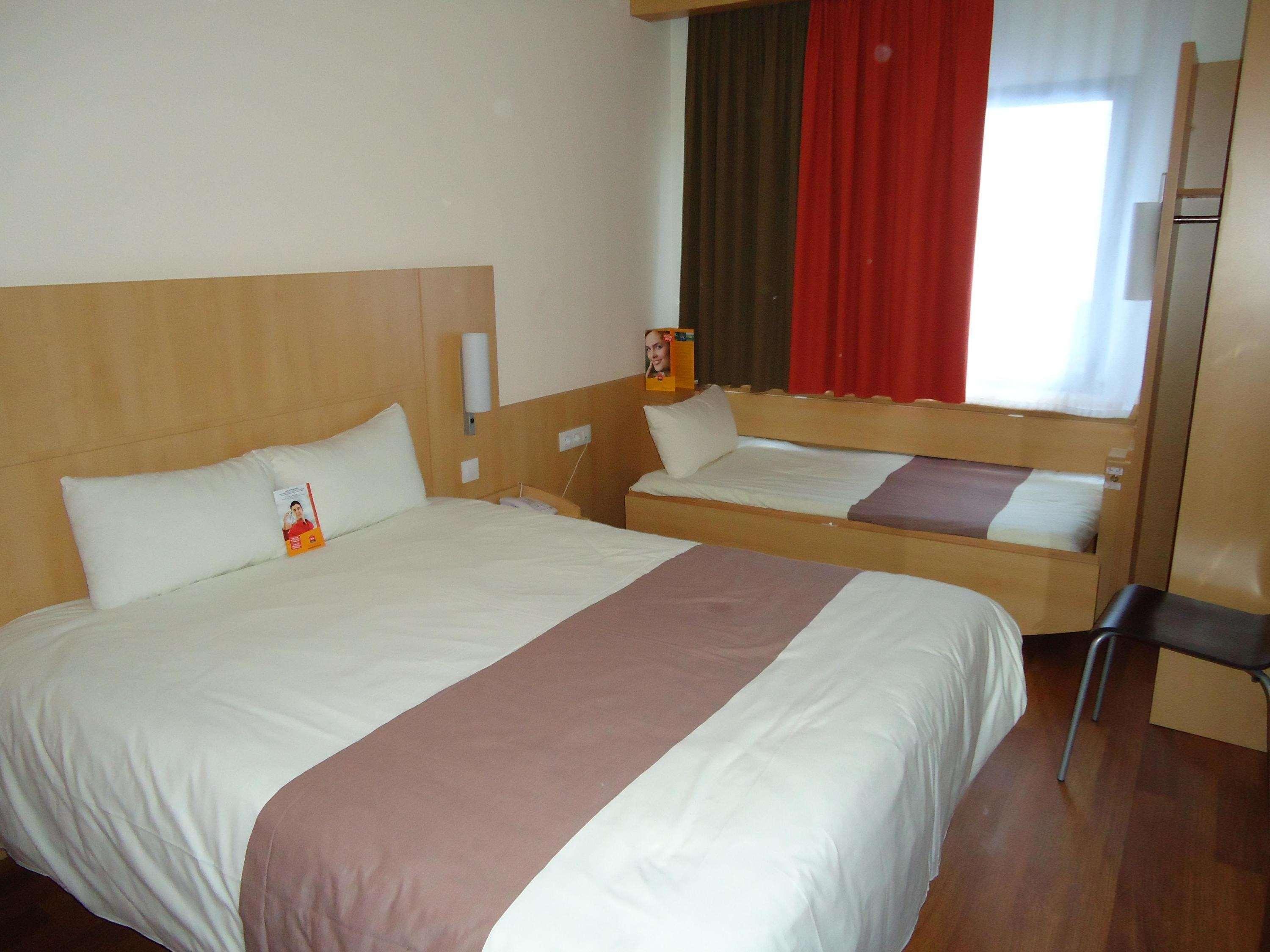 Ibis Girona Exterior foto