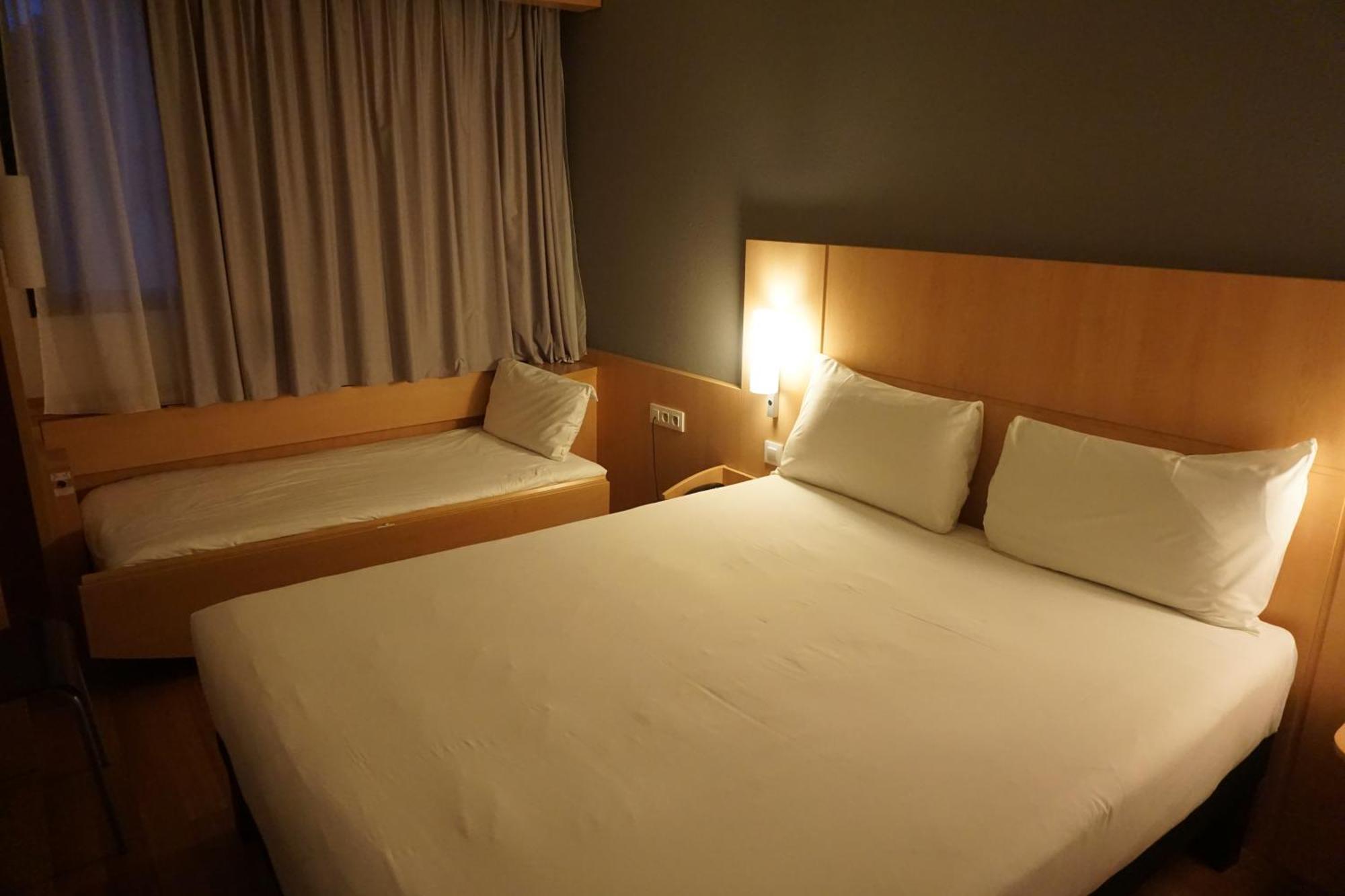 Ibis Girona Exterior foto