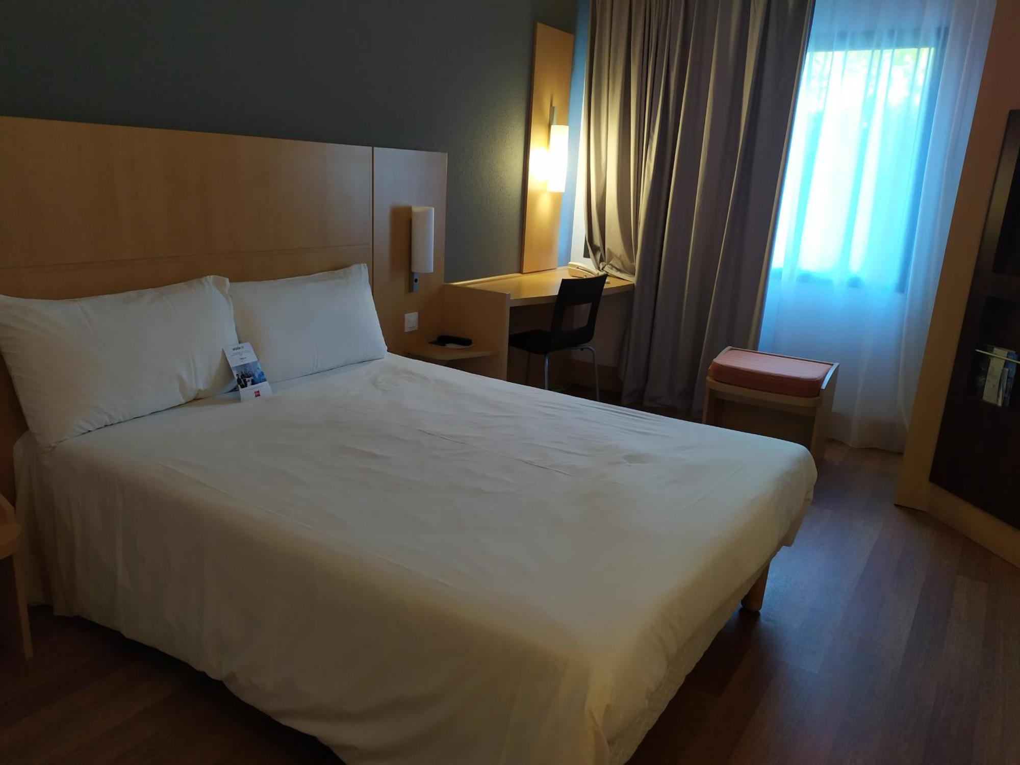 Ibis Girona Exterior foto